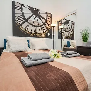 Timeless With Free Private Parking Apartament